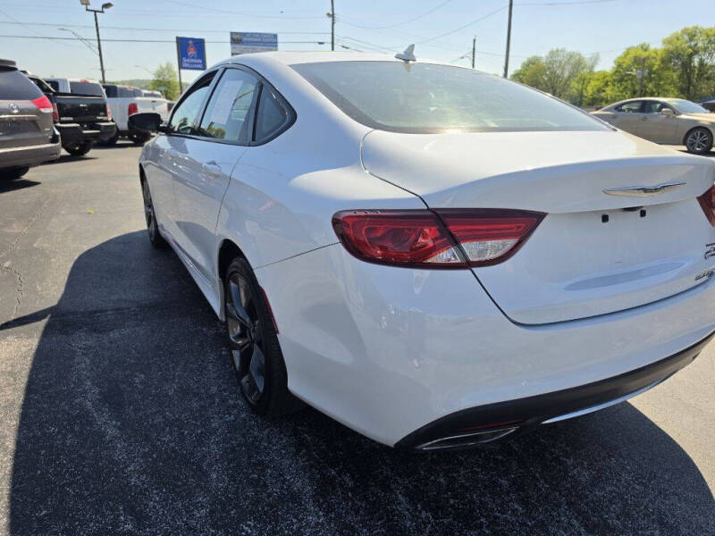 2016 Chrysler 200 S