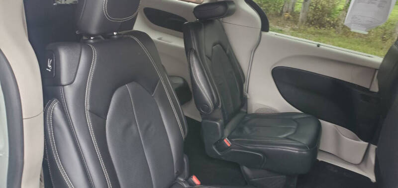 2022 Chrysler Pacifica Touring L