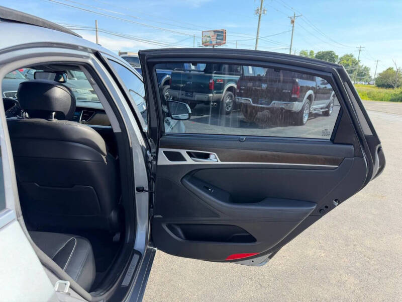2016 Hyundai Genesis