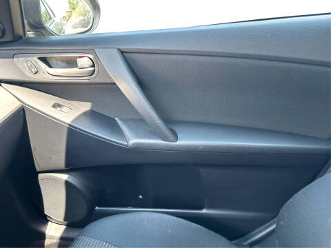 2013 Mazda MAZDA3 i Touring