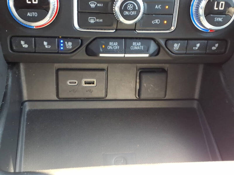 2024 GMC Yukon XL SLT