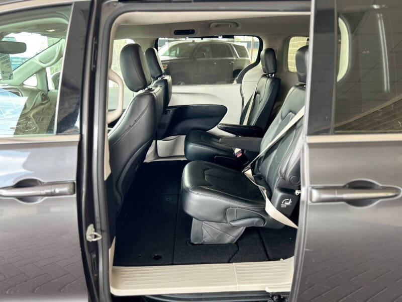 2019 Chrysler Pacifica Touring L