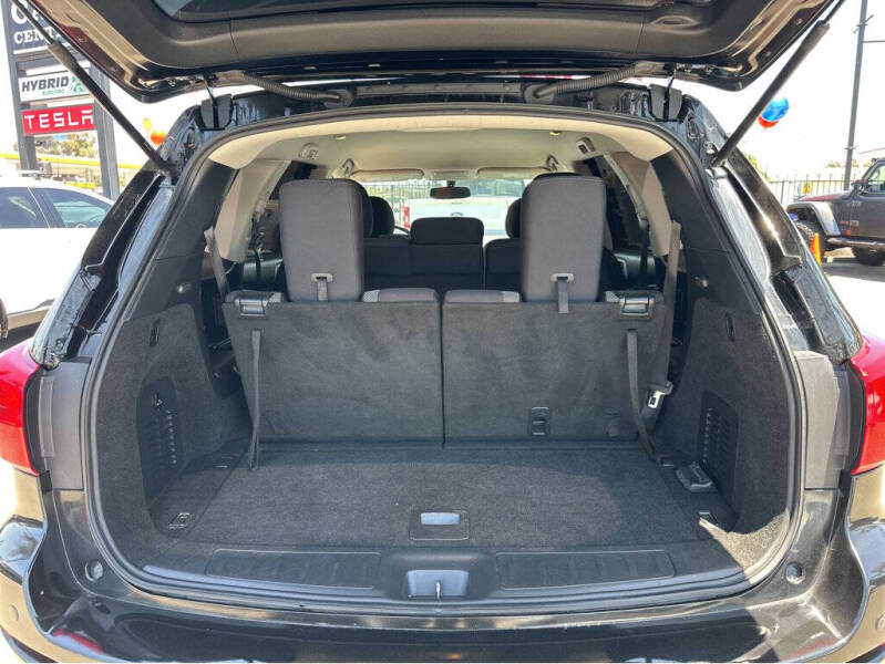 2020 Nissan Pathfinder SV