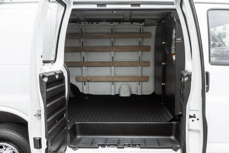 2023 GMC Savana 2500