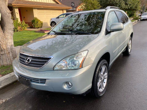 2006 Lexus RX 400h for sale at Fiesta Motors in Winnetka CA