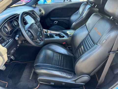 2015 Dodge Challenger R/T Plus Shaker