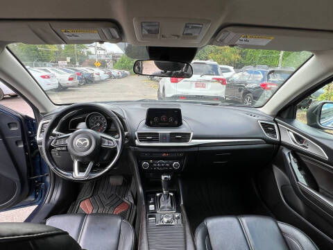 2017 Mazda MAZDA3 Touring