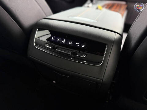2022 Cadillac Escalade Luxury