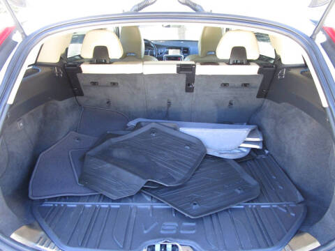 2015 Volvo V60 Cross Country T5 Platinum