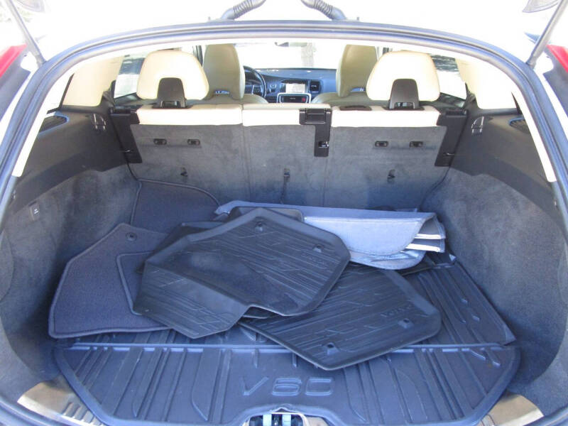 2015 Volvo V60 Cross Country T5 Platinum