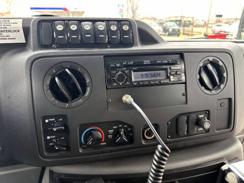 2011 Ford E-Series E-450 SD
