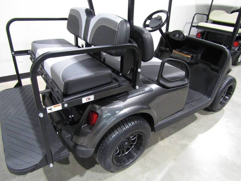 2019 E-Z-GO RXV