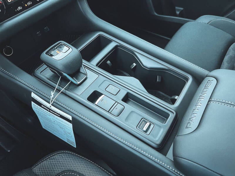 2025 Nissan Pathfinder S