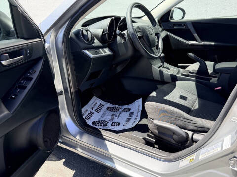 2013 Mazda MAZDA3 i SV