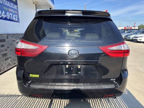 2017 Toyota Sienna