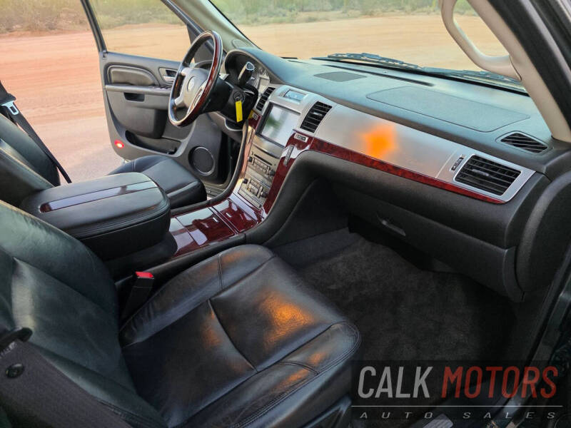 2011 Cadillac Escalade Luxury