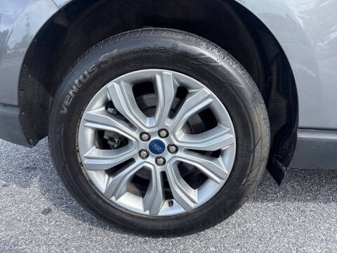 2022 Ford Edge Titanium