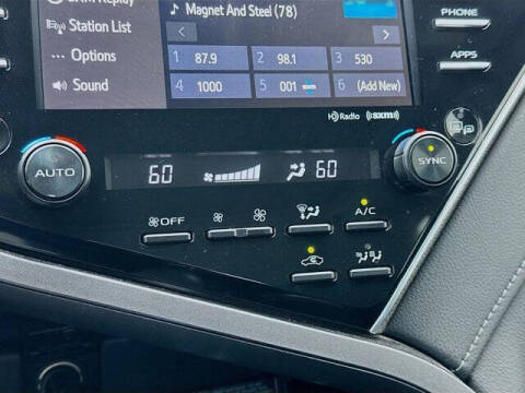 2018 Toyota Camry Hybrid SE