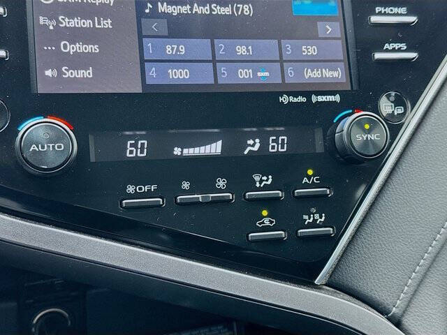 2018 Toyota Camry Hybrid SE