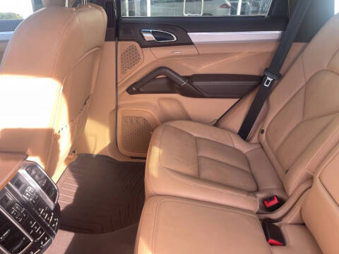 2018 Porsche Cayenne Platinum Edition