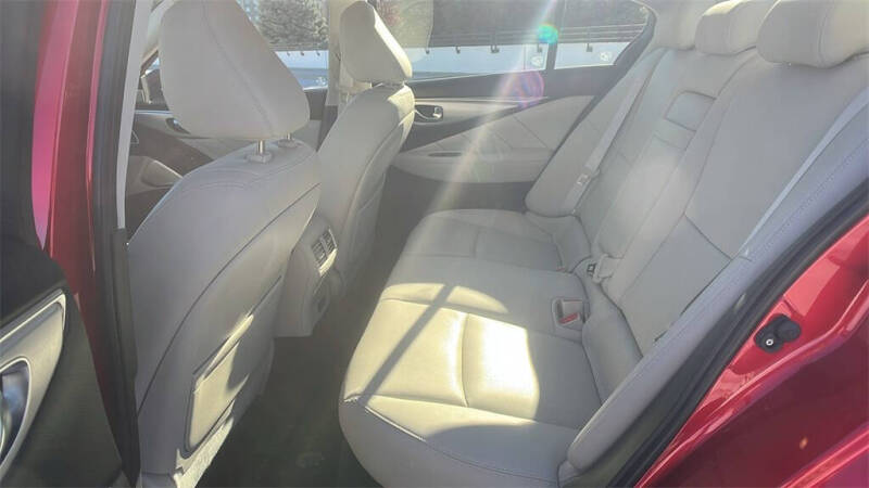 2023 Infiniti Q50 Luxe