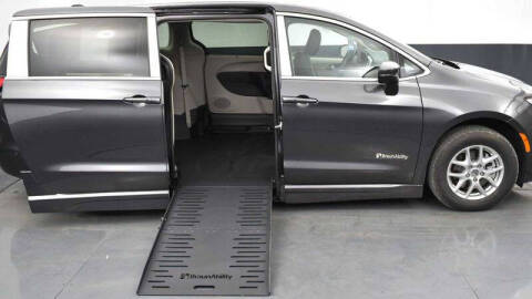 2023 Chrysler Pacifica Touring L