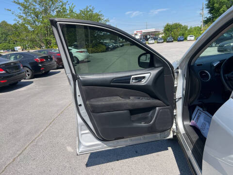 2015 Nissan Pathfinder SV