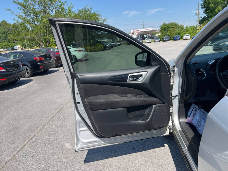 2015 Nissan Pathfinder SV