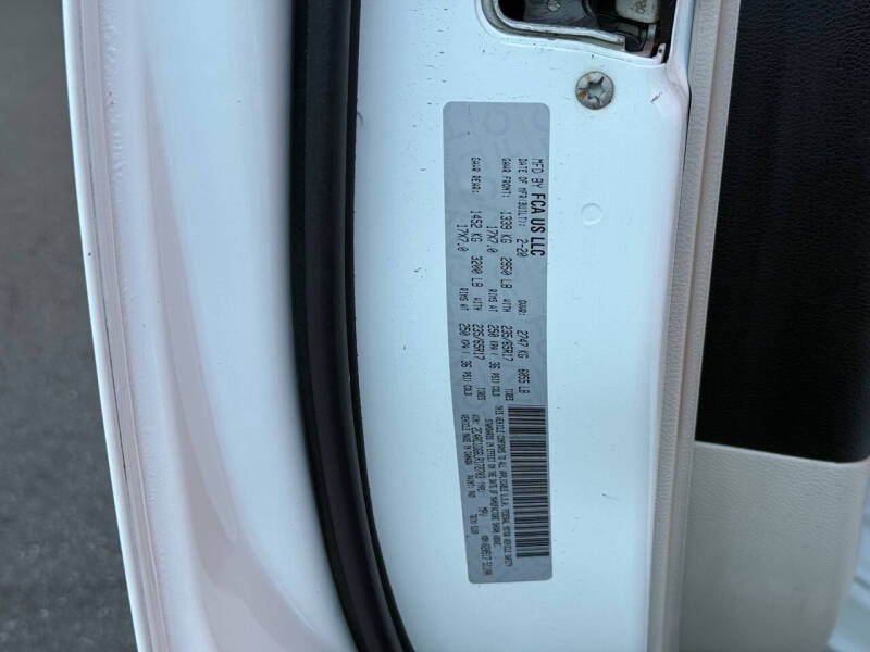 2020 Chrysler Voyager LXi