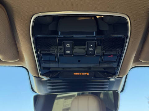 2025 Land Rover Range Rover P400 SE