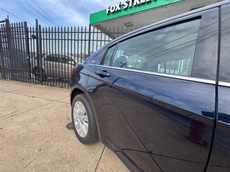 2012 Chrysler 200 LX
