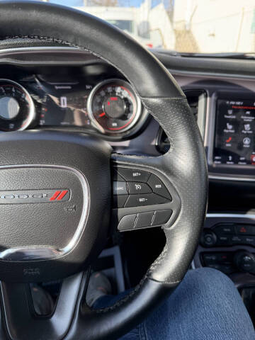 2018 Dodge Challenger 392 HEMI Scat Pack Shaker