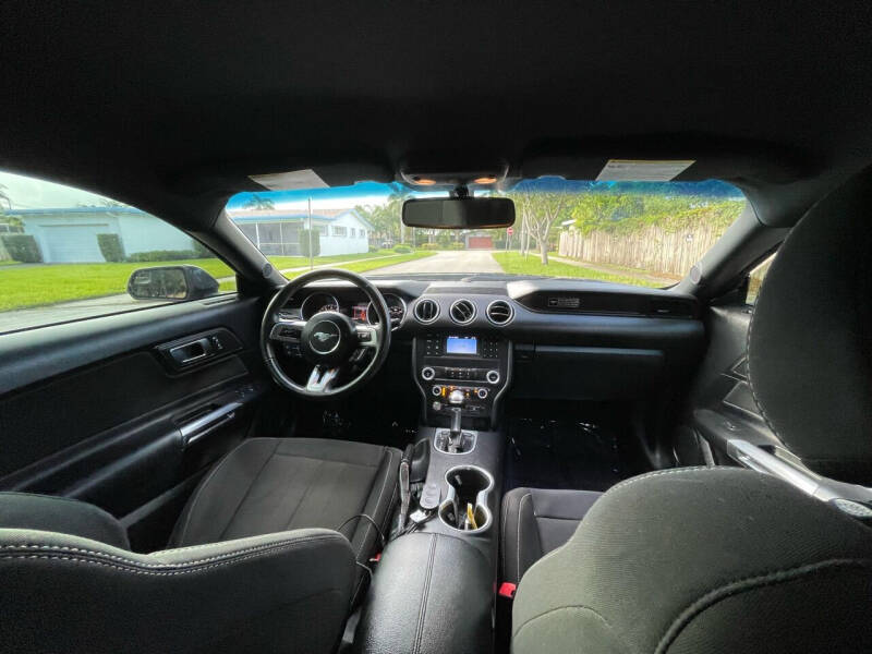 2020 Ford Mustang EcoBoost