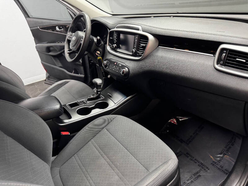 2020 Kia Sorento LX V6