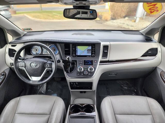 2018 Toyota Sienna XLE Premium 7-Passenger