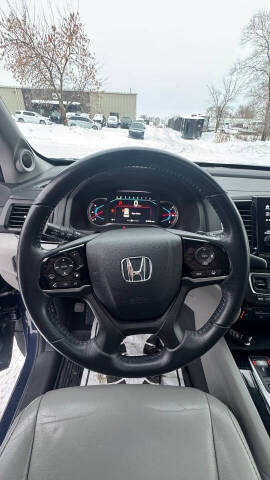 2020 Honda Pilot Touring w/Rear Captain's Chairs