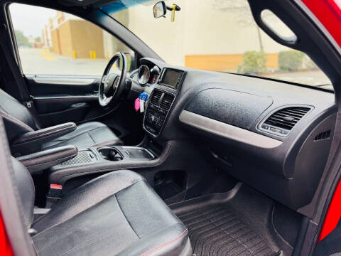 2016 Dodge Grand Caravan R/T