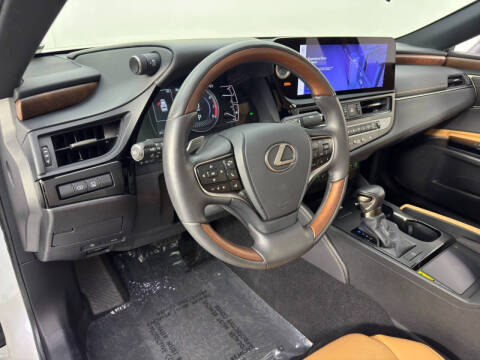 2024 Lexus ES 350 Ultra Luxury