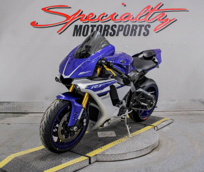 2016 Yamaha YZF-R1