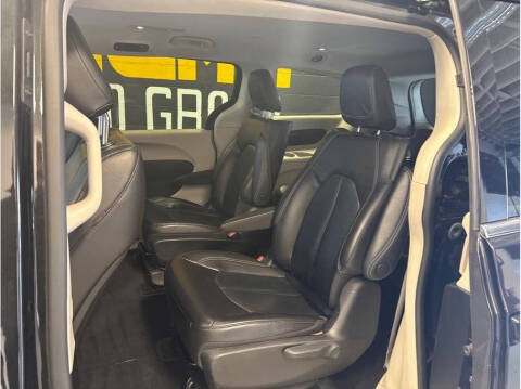 2022 Chrysler Pacifica Hybrid Touring L