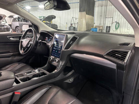 2021 Ford Edge Titanium