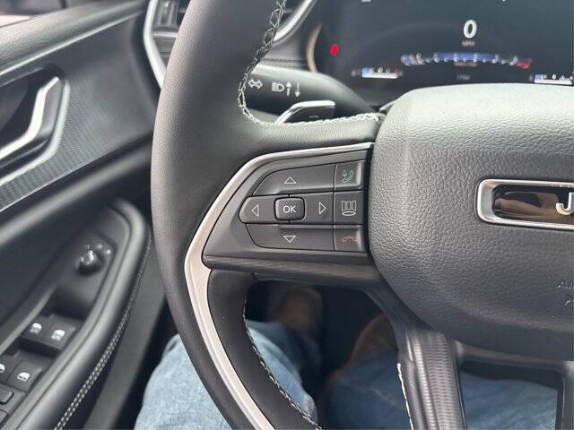 2025 Jeep Grand Cherokee Laredo X