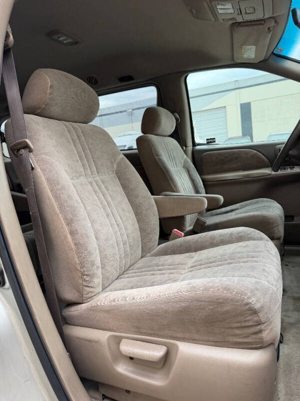 2001 Toyota Sienna LE