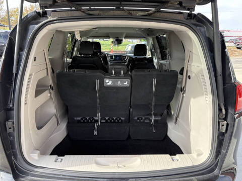 2017 Chrysler Pacifica Touring-L Plus