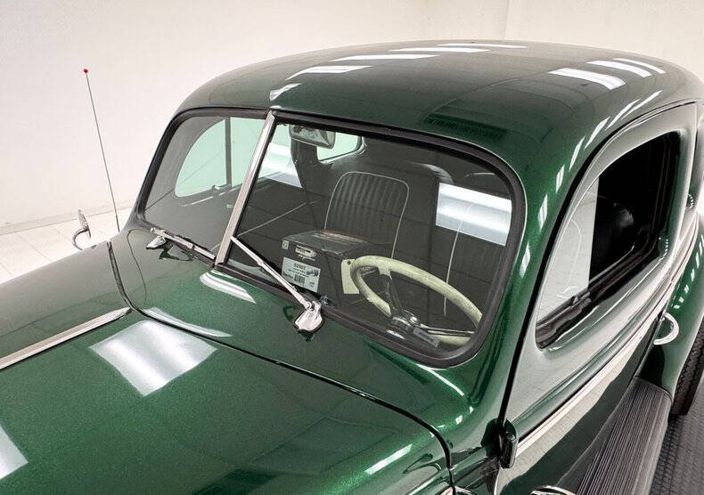 1940 Ford Deluxe