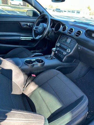2016 Ford Mustang V6