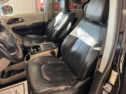 2017 Chrysler Pacifica Touring-L Plus