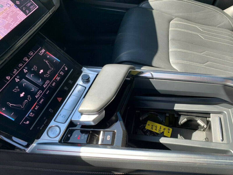 2019 Audi e-tron quattro Prestige