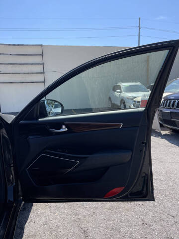 2017 Kia Cadenza Premium