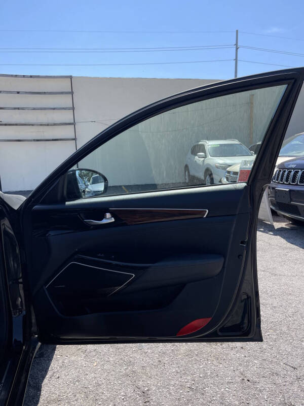 2017 Kia Cadenza Premium